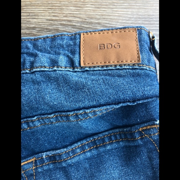 BDG Alexa Cuffed Denim Shorts - Picture 4 of 4